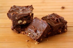 Easy-Chocolate-Peanut-Butter-Fudge-8364-1024x682
