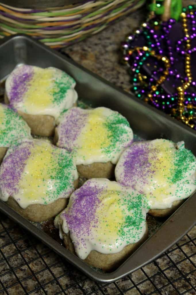 90Minute Whole Wheat King Cake Cinnamon Rolls The Spiffy Cookie