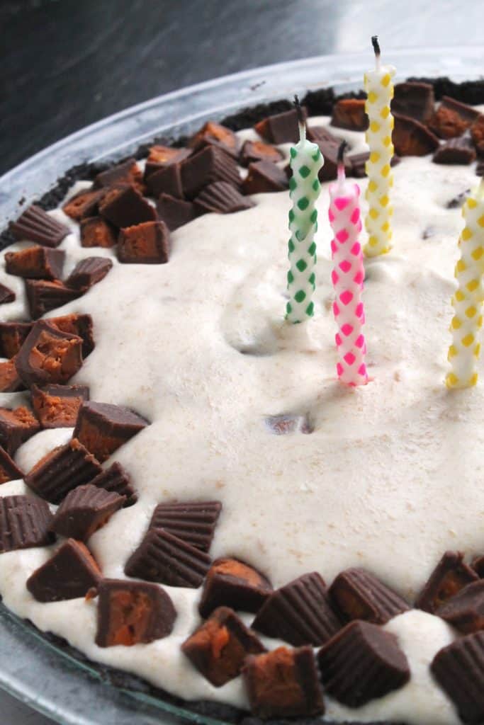 NoBake Butterfinger Peanut Butter Cup Ice Cream Pie The Spiffy Cookie