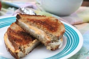 Grilled Three Cheese Sandwich #grilledcheese #threecheese #soupseason