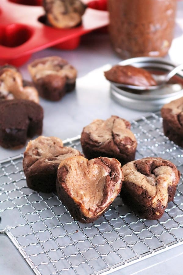 https://www.thespiffycookie.com/wp-content/uploads/2011/02/Heart-Shaped-Nutella-Cream-Cheese-Swirl-Brownies-4.jpg