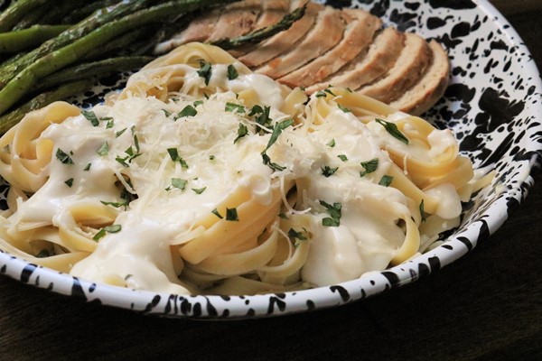 Lighter Fettuccine Alfredo #easydinner #quickdinner