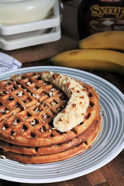 Banana Pecan Waffles #thespiffycookie #brunch