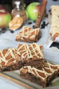 Peanut Butter Cinnamon Raisin Apple Bars #apple