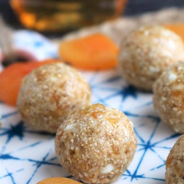 Easy Granola Bites with Apricot and White Chocolate