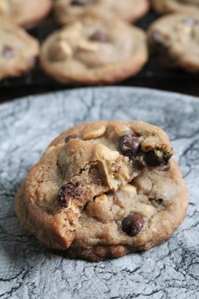 Malted Chocolate and Peanut Butter Chip Cookies #cookierecipe