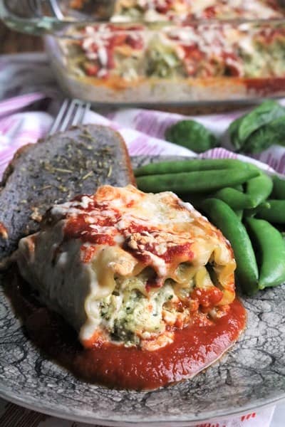 Chicken Pesto Lasagna Rolls