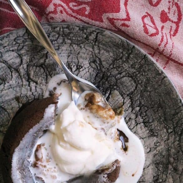 Molten Peanut Butter-Chocolate Lava Cake