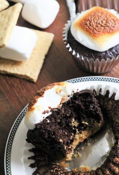 Chocolate S'mores Cupcakes with Graham Cracker Crust