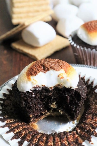 Chocolate S'mores Cupcakes with Toasted Marshmallow Topping