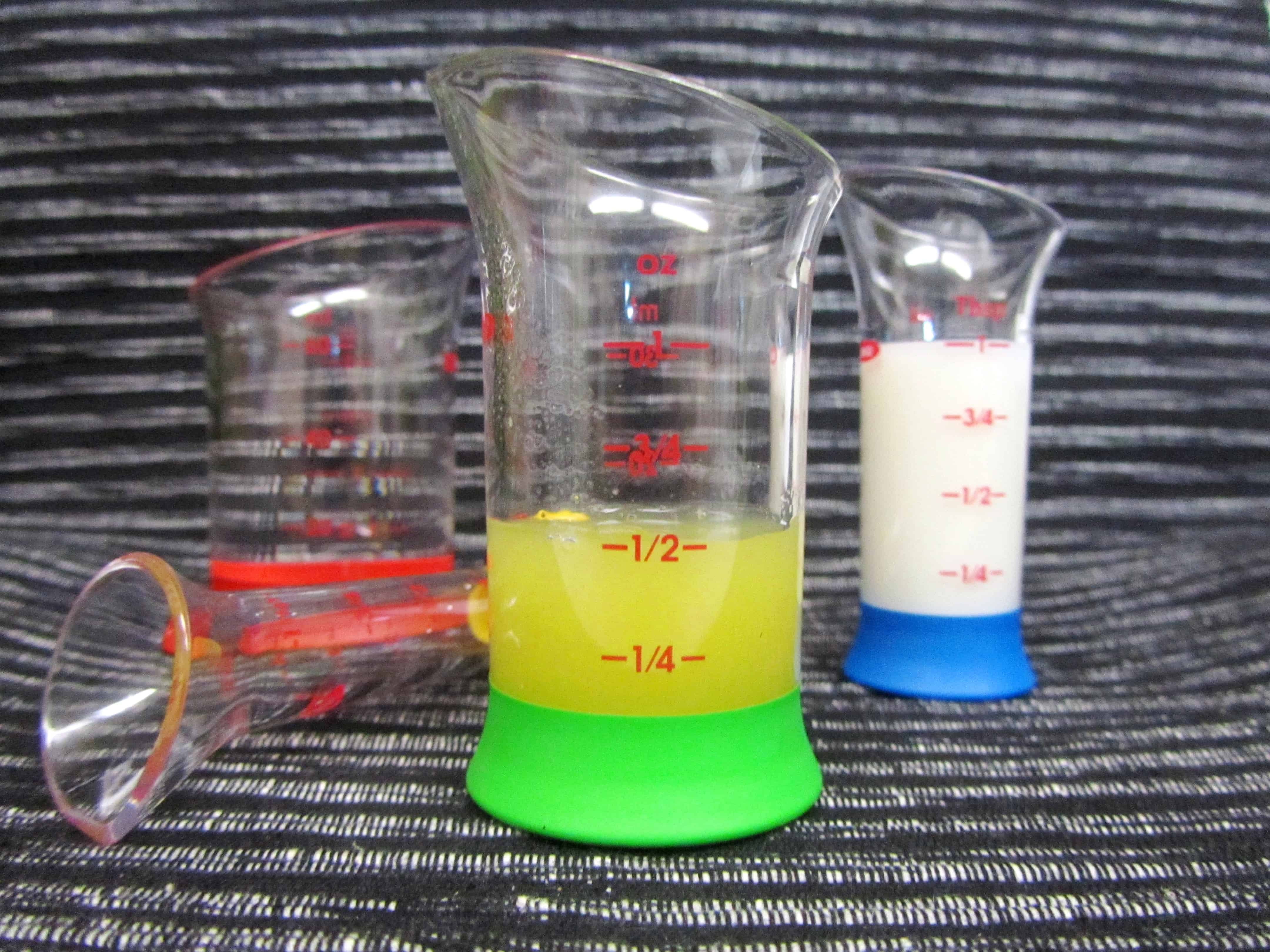 Review: OXO Mini Measuring Beakers & Funfetti Cake Shots