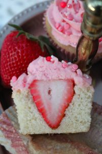 Cupcakes Stuffed with Strawberries.