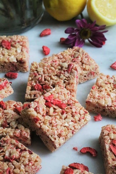 Rice Crispy Treats with lemon and strawberry