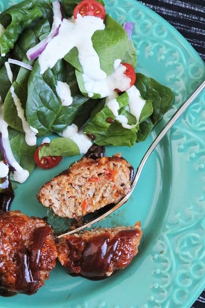 Cheddar-BBQ Turkey Meatloaf Muffins with a salad