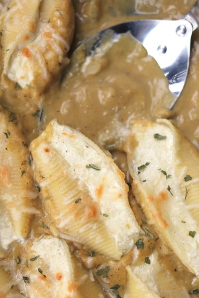 Stuffed Shells with Pumpkin Sage Cream Sauce 4 #thespiffycookie #pumpkin