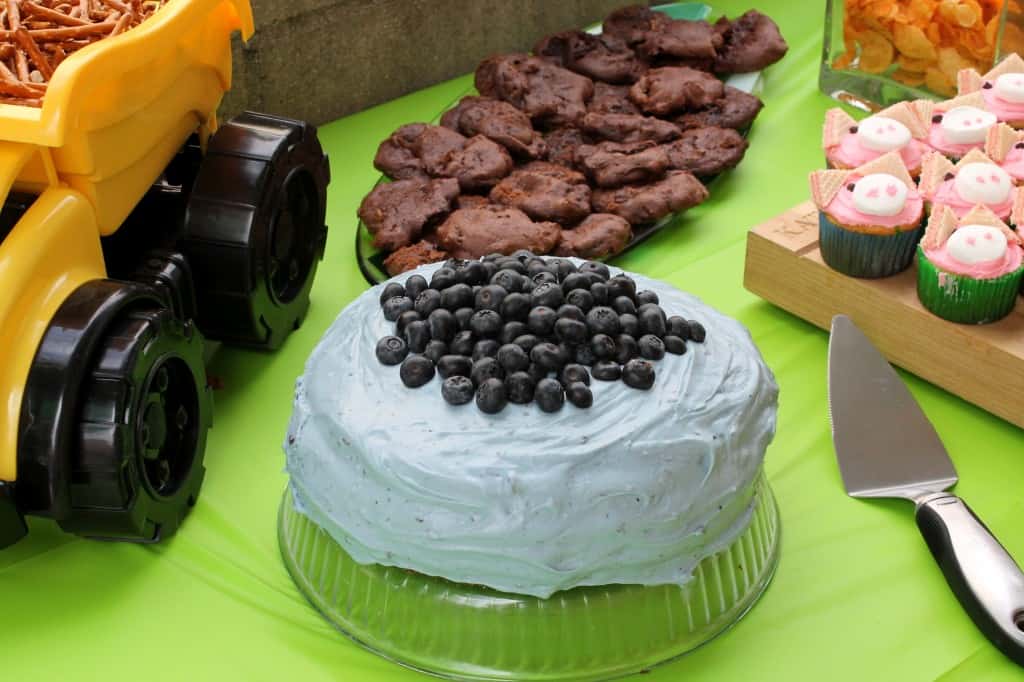 Blueberry Blue Velvet Cake 2