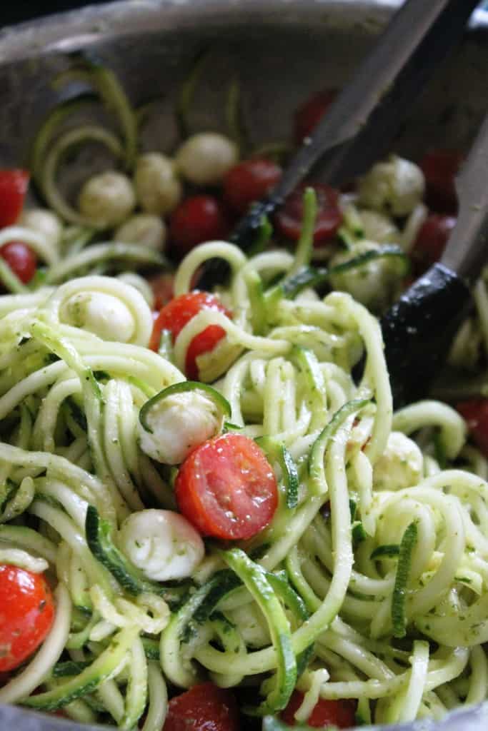 Spiralized Zucchini Pesto Caprese Salad 1