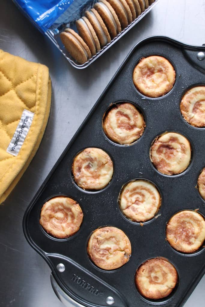 Mini Cinnamon Roll Oreo Cheesecakes 1