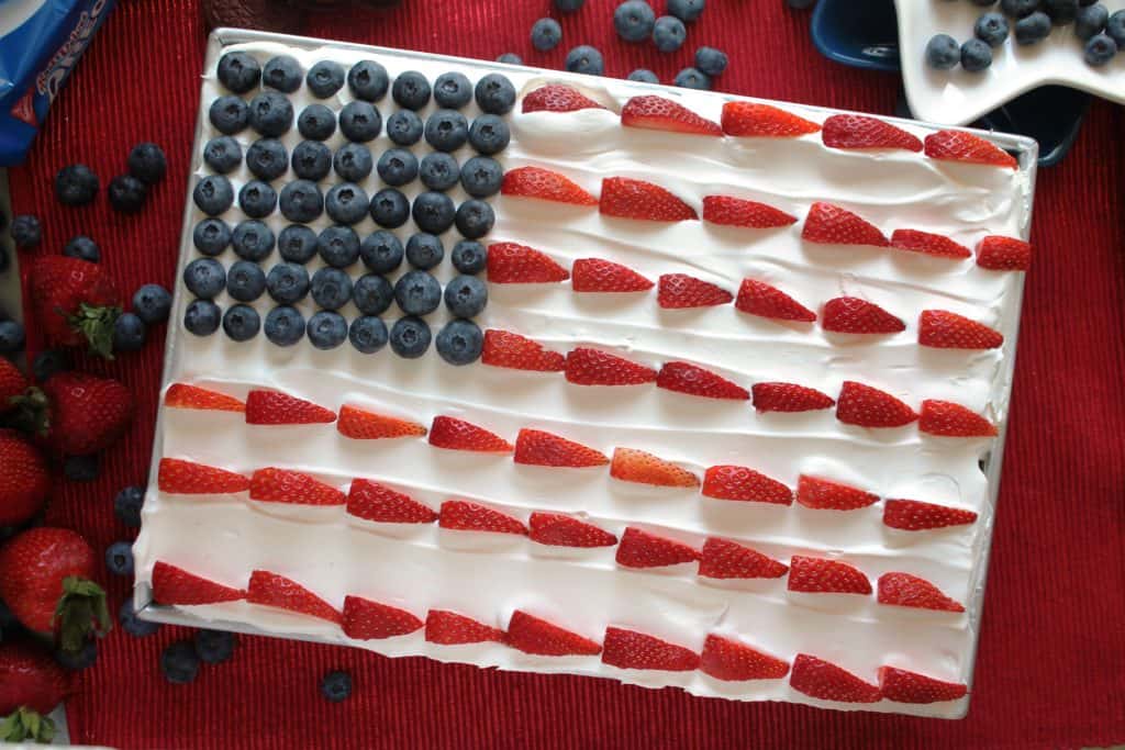 No-Bake Patriotic US Flag Red Velvet Oreo Oreo Dessert Lasagna