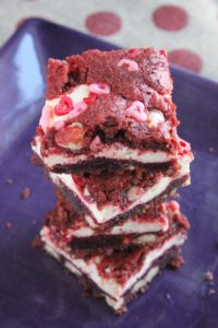 Red Velvet White Chocolate Chip Coo 5kie Cheesecake Bars