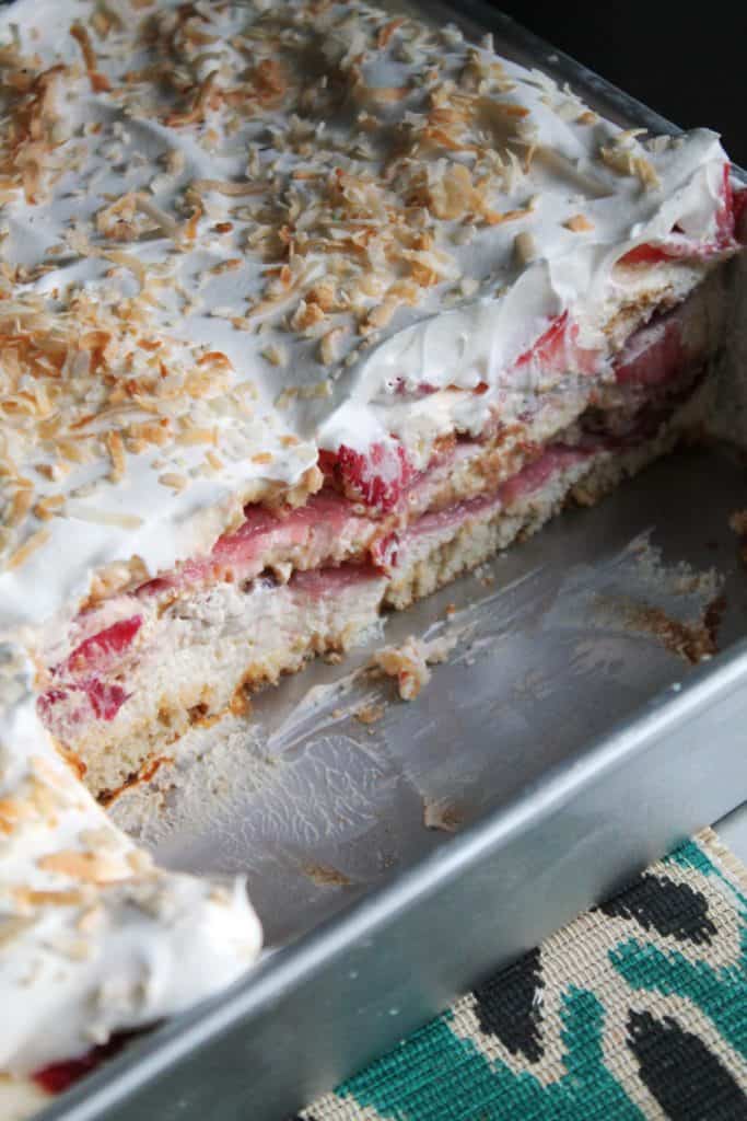 NoBake Coconut Strawberry Shortcake Dessert Lasagna The Spiffy Cookie