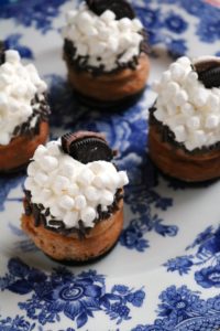 Mini Hot Cocoa Oreo Cheesecakes 2