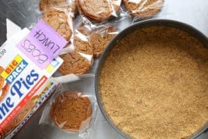 Oatmeal Creme Pie Cheesecake 1