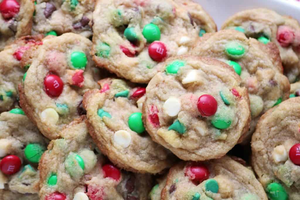 Chewy Holiday M&M Chocolate Chip Cookies 3