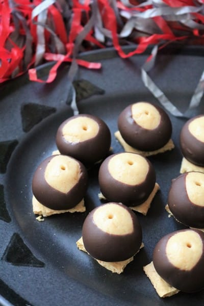 Cheesecake Buckeyes by The Spiffy Cookie #recipe #buckeyes #PBchocSat