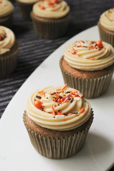 Pumpkin Butter Cupcakes with Brown Sugar Frosting by The Spiffy Cookie #PumpkinWeek #recipe #pumpkinbutter