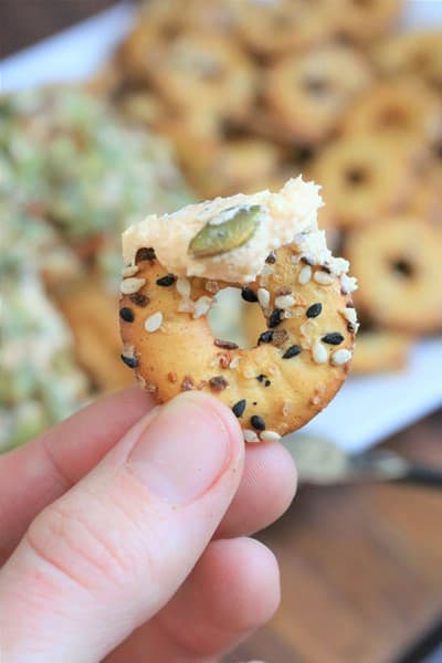 Pumpkin Herb Cheese Ball by The Spiffy Cookie #pumpkin #partyapp #recipe