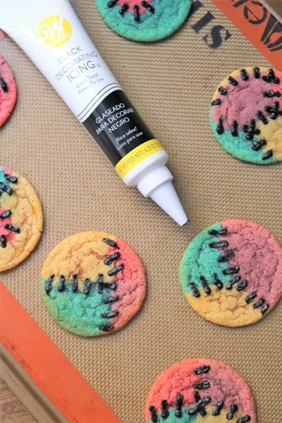 Sally's Sugar Cookies - icing stiches