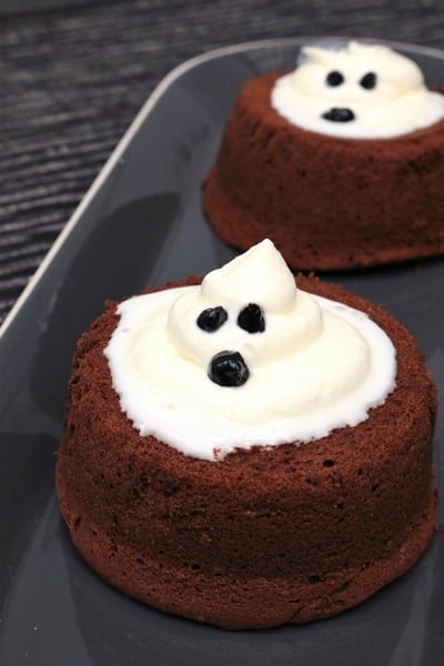 Slime Lava Cakes Ghost Whipped Topping #HalloweenTreatsWeek