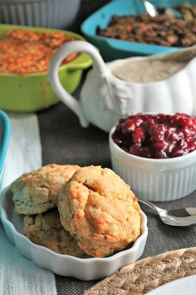 Cheddar & Chive Buttermilk Biscuits #makingbiscuits #Thanksgiving