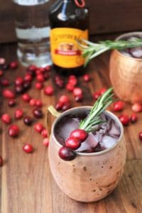 Cranberry Moscow Mule #HolidayCocktail #ThanksgivingMule