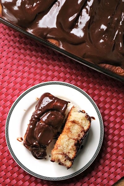 Peanut Butter Cinnamon Rolls with Chocolate Glaze #chocolate #cinnamon