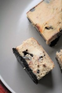 Peanut Butter Oreo Cheesecake Bars #oreo #cheesecakebars