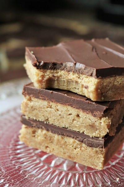 Buckeye Peanut Butter Cookie Bars #buckeyebars #pbchocsat