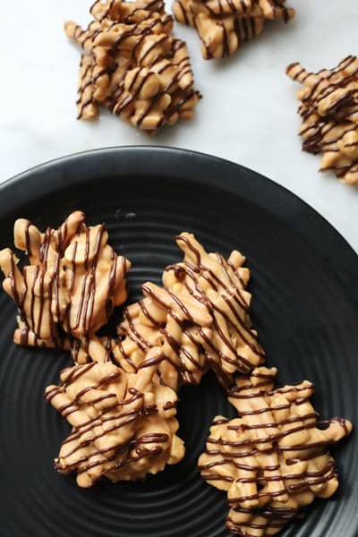 Chubby Hubby Haystack Cookies #peanutbutter #pretzels