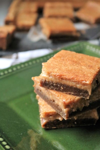 Gingerbread Gooey Butter Cake #gooeycake #buttercake