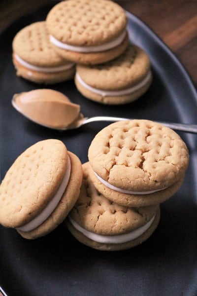 Fluffernutter Sandwich Cookies #fluffernutter #thespiffycookie