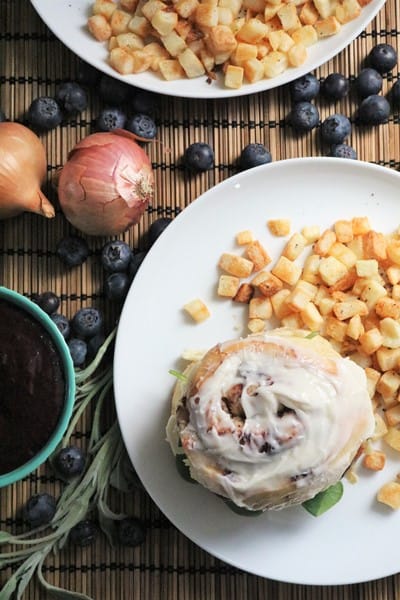 Blueberry Cinnamon Roll Turkey Burgers #turkeyburger