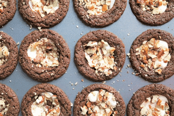 Mississippi Mud Cookie Cups GIF