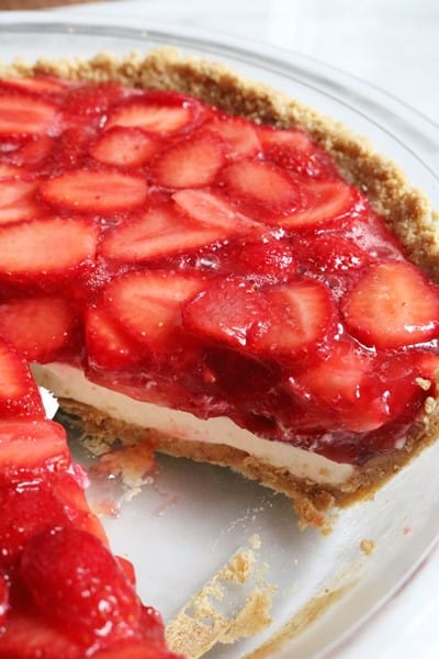 No-Bake Strawberry Cheesecake Pie Sliced