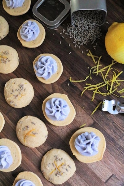 Lemon Lavender Whoopie Pie Assembly #thespiffycookie
