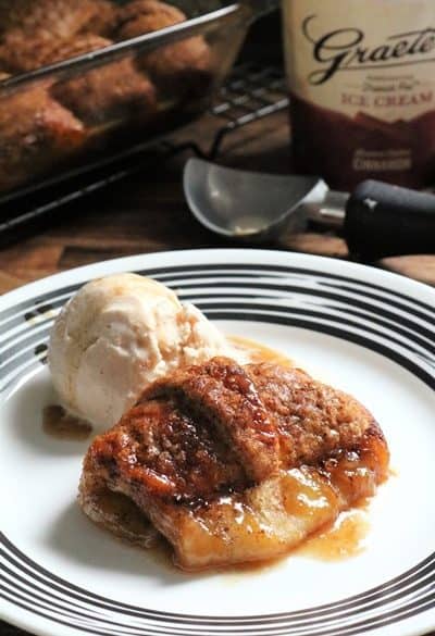 Easy Apple Dumplings a la mode #appledumplings #applerecipe
