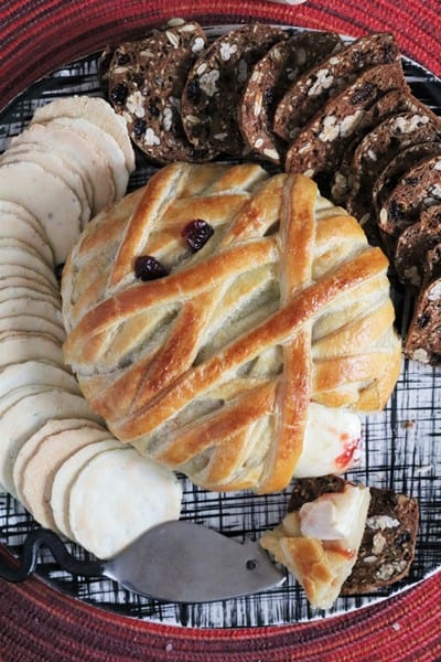 Mummy Baked Brie #halloween #puffpastry