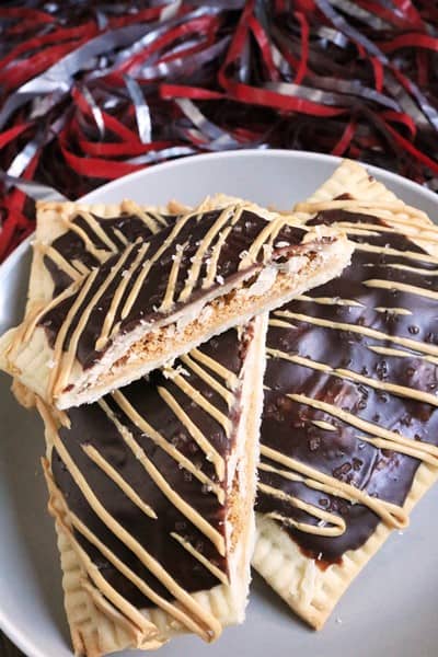 Peanut Butter & Chocolate Glazed Pop-Tarts #thespiffycookie #peanutbutter