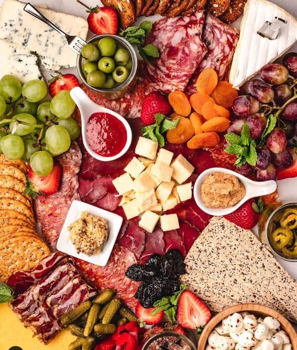 Charcuterie-Board-behindthemenu