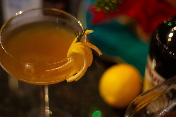 Hale-Bopp Cocktail garnished with lemon